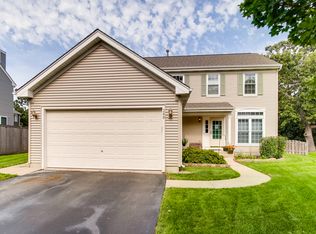 288 W Prairie Ln, Round Lake, IL 60073