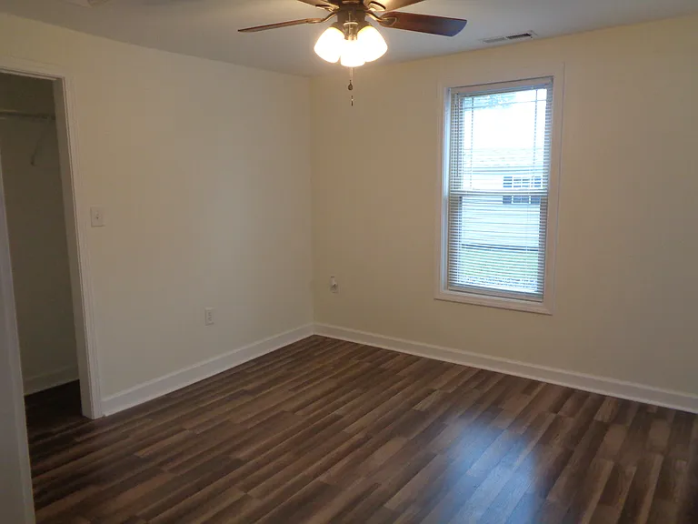212 Orr St — Photo 8