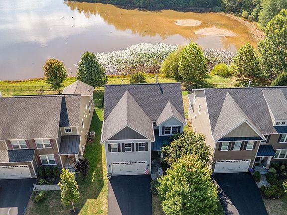 4th image of 7116 Lake Dr