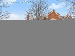 1920 Vinsetta Ct, Rochester, MI 48306