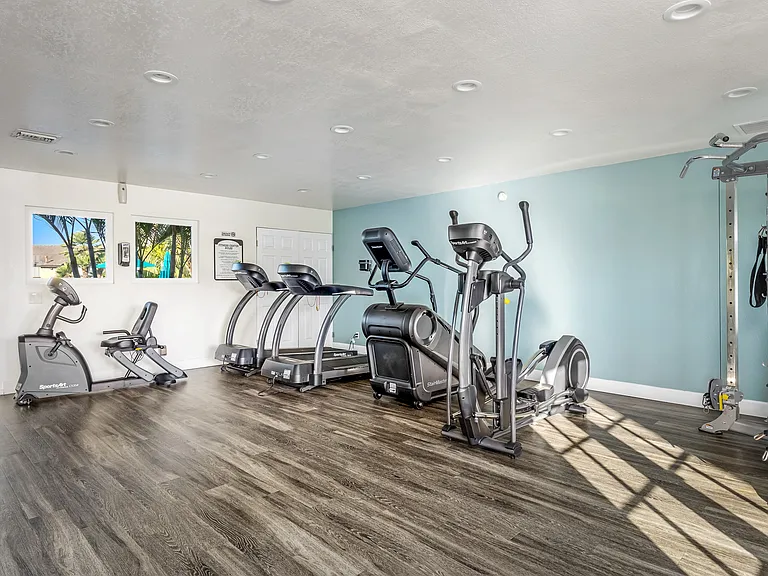 Shadowridge Heights Apartments — Photo 16
