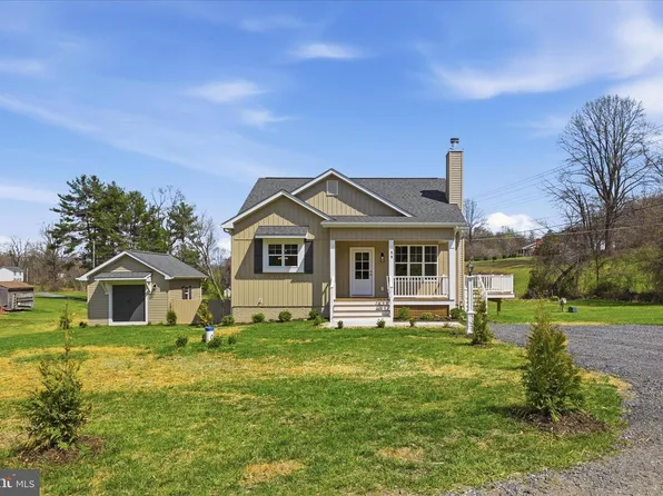 11 Scenic Ln, Flint Hill, VA 22627