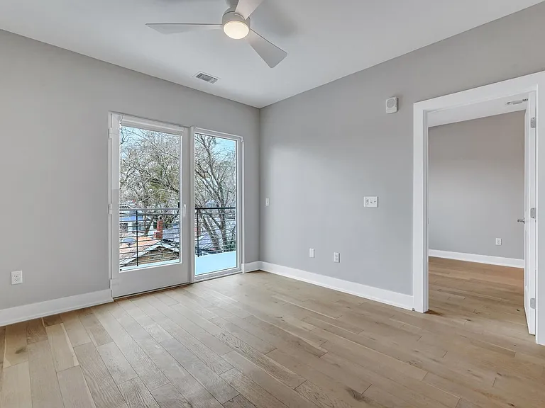601 E 39th Street — Photo 76