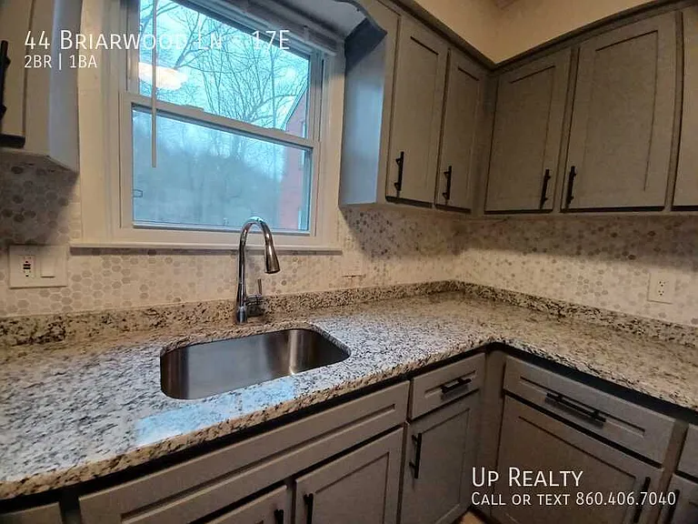 44 Briarwood Ln #17E — Photo 9