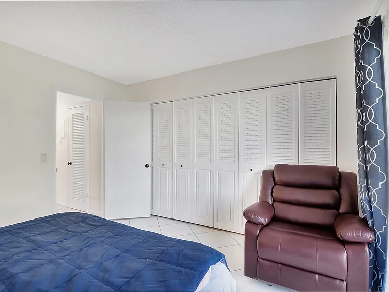 176 Dorset E — Photo 12