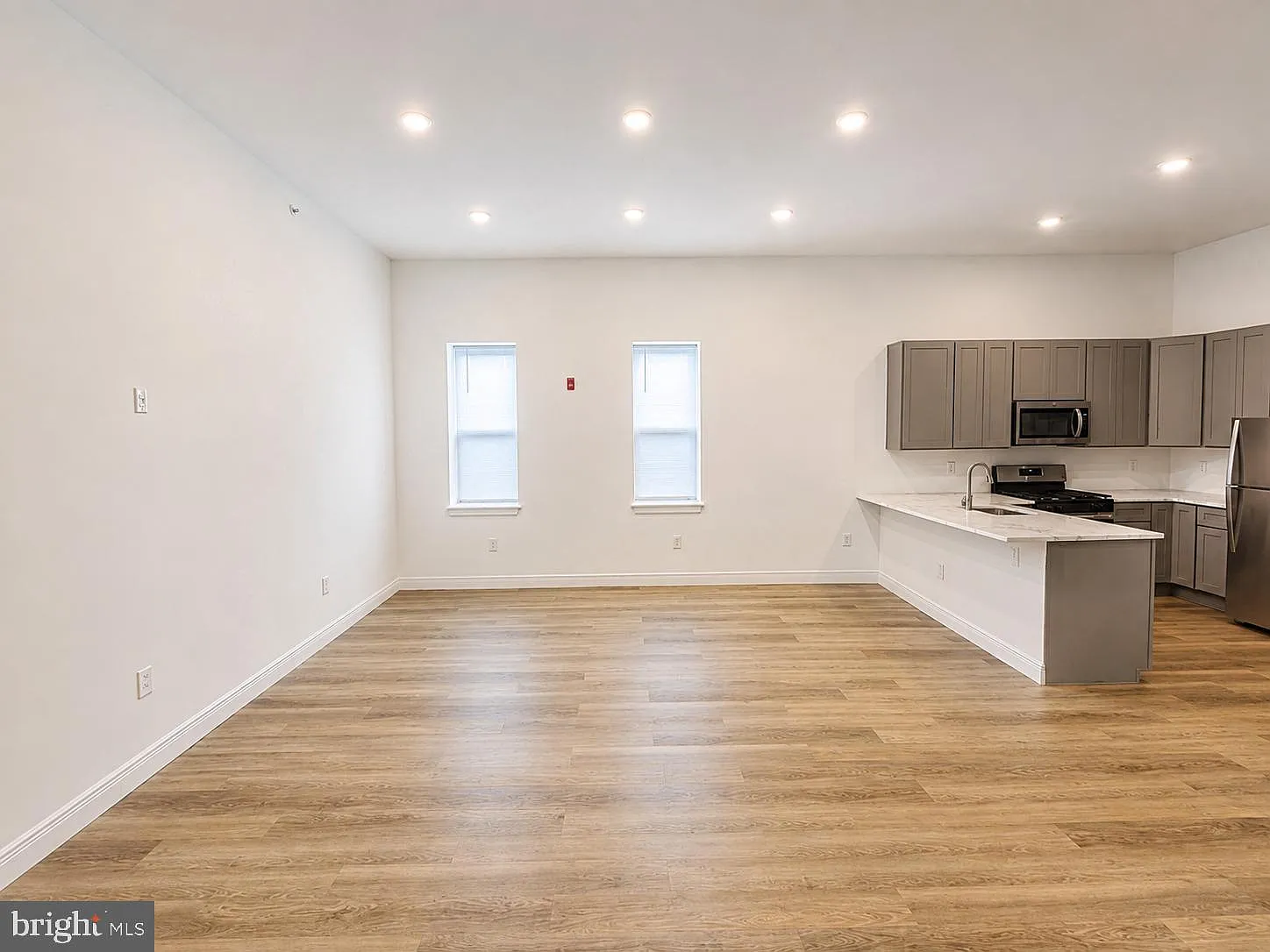 2 bed, $1,800 — Photo 2