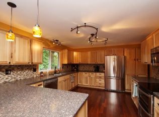 9417 Cedar Forest Rd, Eden Prairie, MN 55347