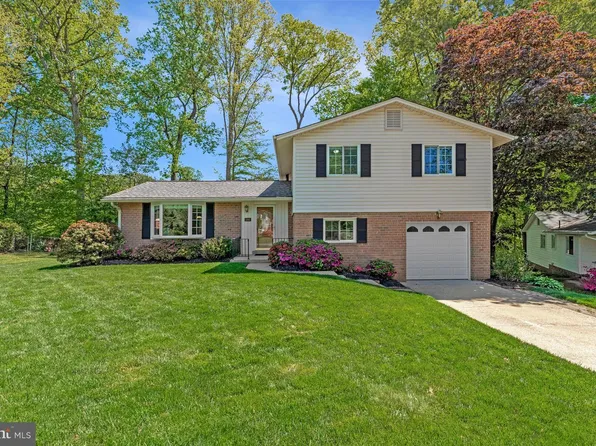 5392 Gainsborough Dr, Fairfax, VA 22032