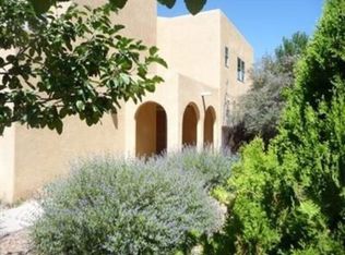 1434 Paseo Norteno, Santa Fe, NM 87507