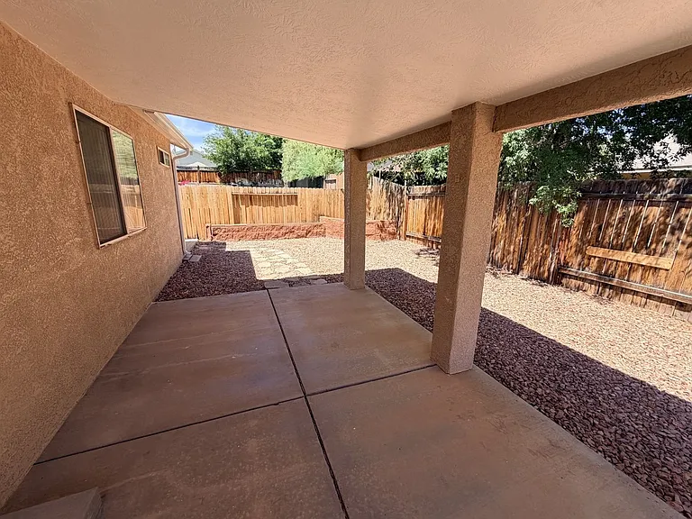 204 N 2000 E — Photo 23
