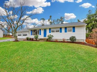 88 Loomis Dr, Chicopee, MA 01020