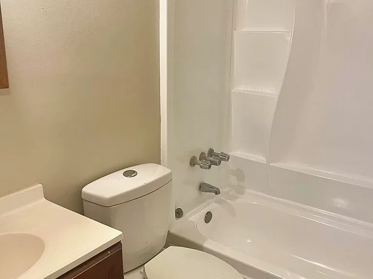 133 Kingston Ave — Photo 3