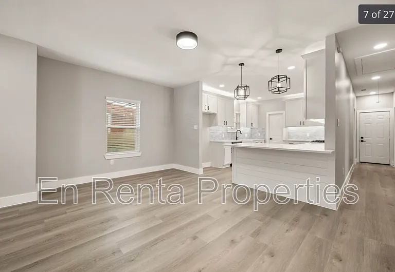3329 Hemphill St — Photo 13