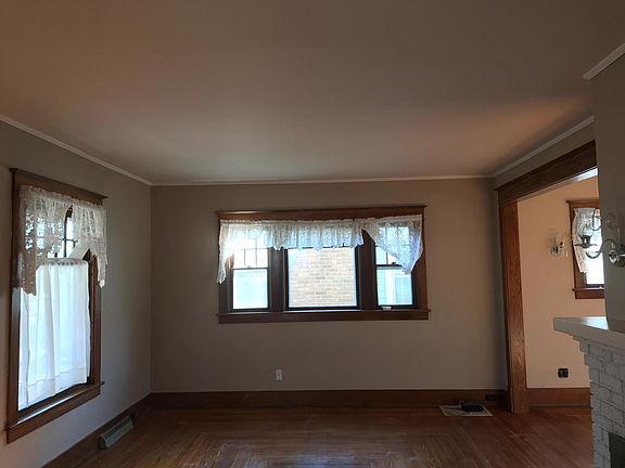 2nd image of 213 Michigan Ave