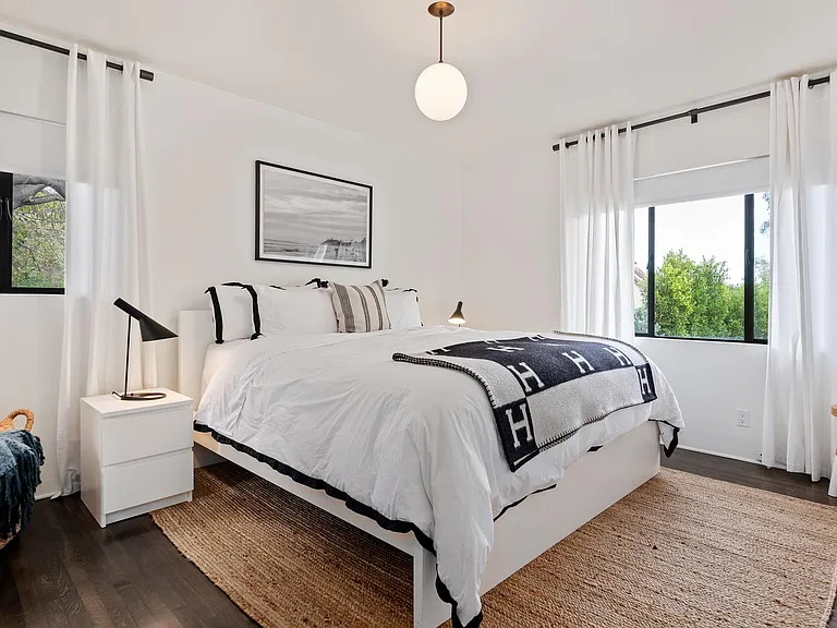 116 E Constance Ave — Photo 14
