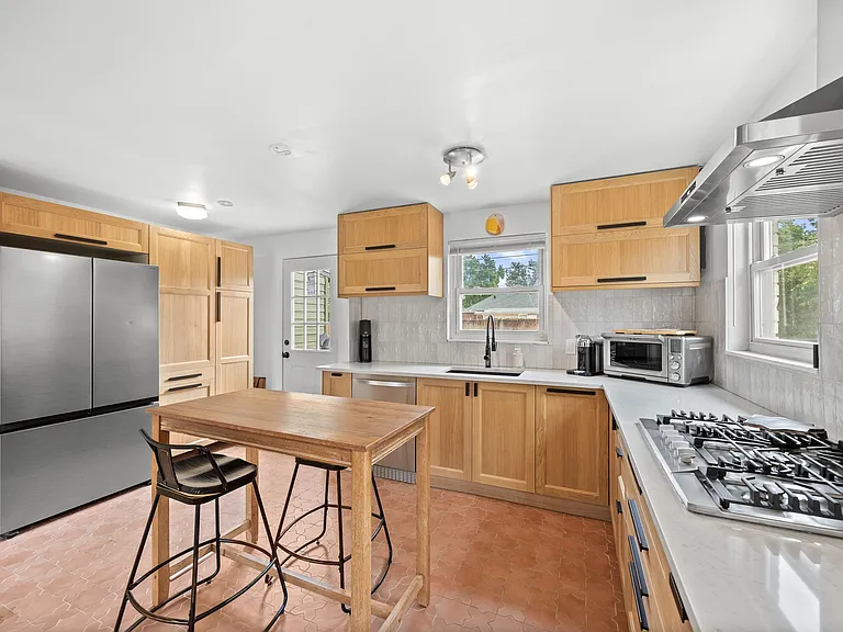 3040 N Glencoe St — Photo 3