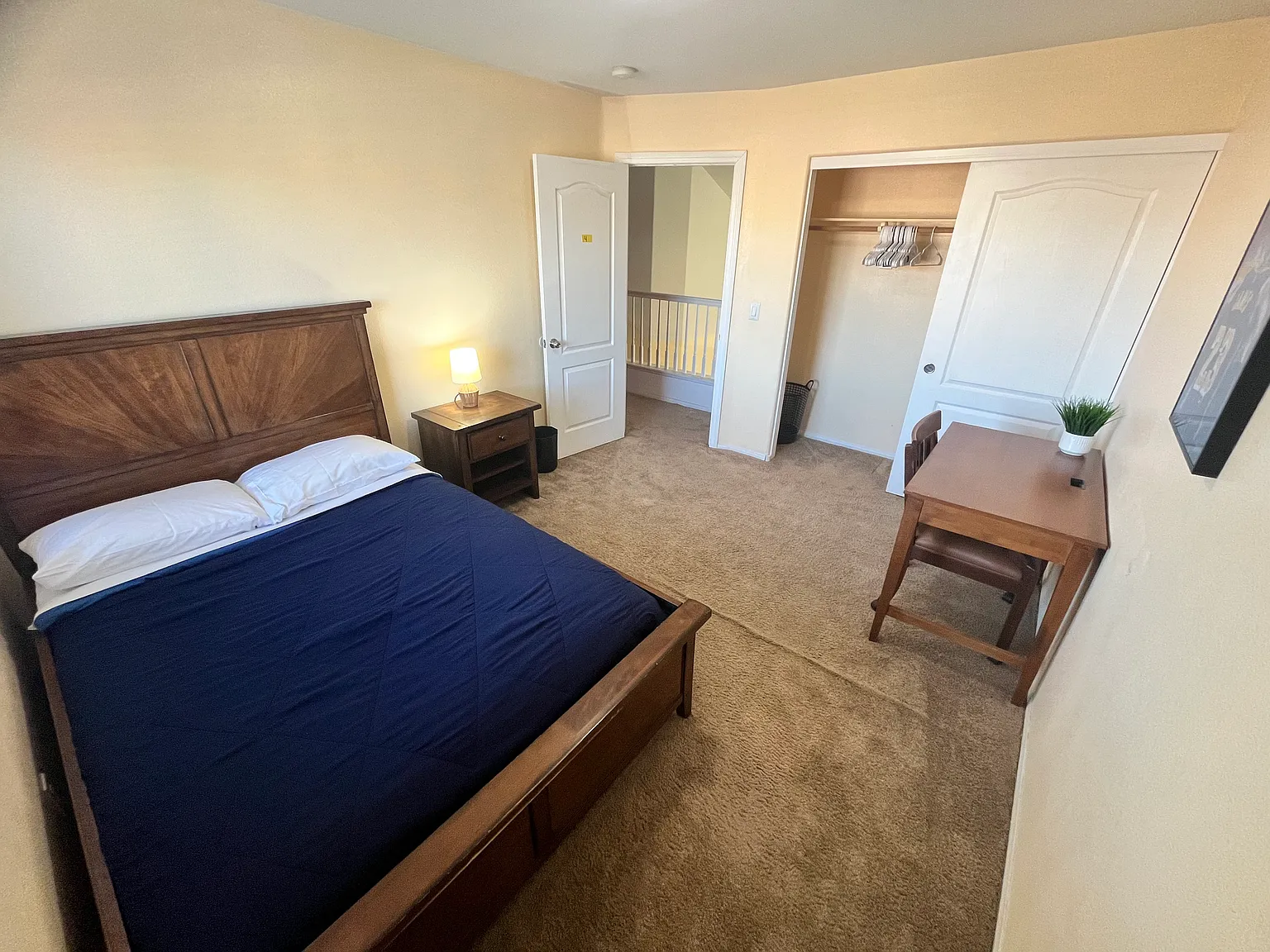 4 bed, 2.5 bath, 1960 sqft, $800 — Photo 1