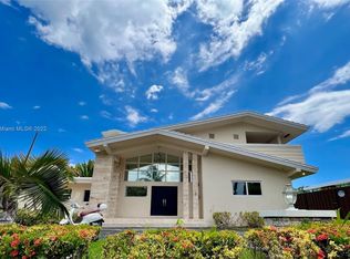 9825 Broadview Ter, Bay Harbor Islands, FL 33154