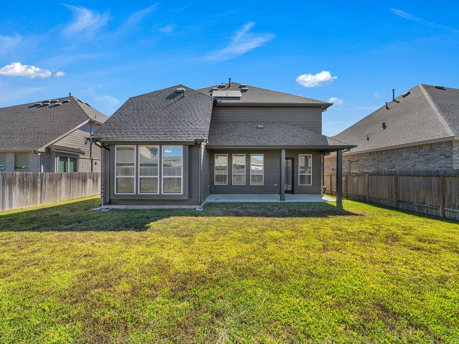6 bed, $7,599 — Photo 2