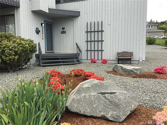 Even the landscaping is perfect. 