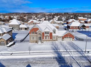 10 Stewart Cres, Essa, ON L0L 2N0