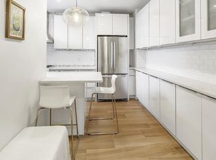 1 Town House Pl APT 3N, Great Neck, NY 11021