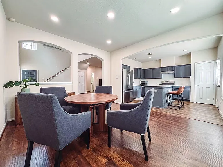 3923 Calgary Cir — Photo 6