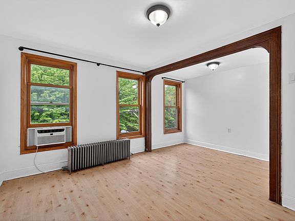 3rd image of 232.5 6th St #3