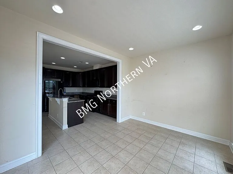 20647 Erskine Ter — Photo 14
