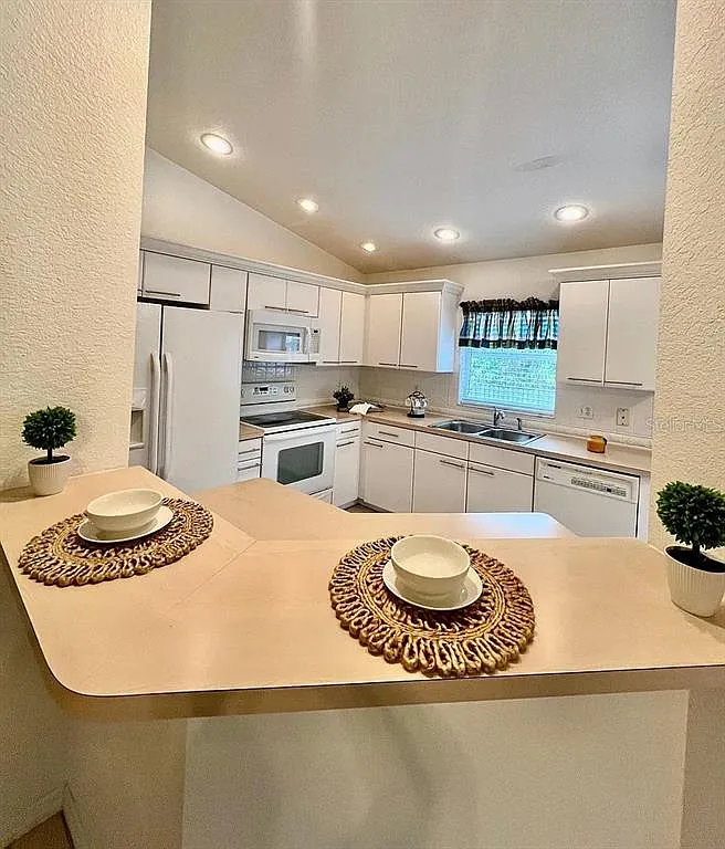 3 bed, 2.0 bath, 1564 sqft, $2,750 — Photo 4