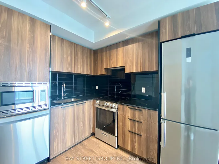 501 Yonge St #2709 — Photo 6