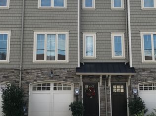 286 Lamberts Ln, Staten Island, NY 10314
