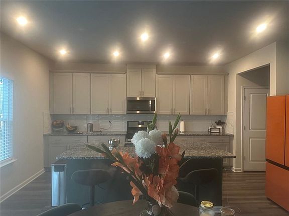 5th image of 3938 Dean Grove Way