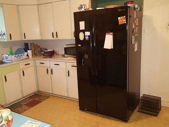 4th image of 1015 Pamela Dr