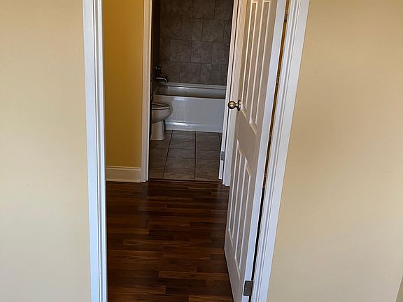 4th image of 1131 Stringers Ridge Rd APT 3C