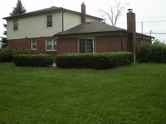 Large 1/2 acre property that has a full 6 foot privacy fence and over sized concrete patio ideal for entertaining.