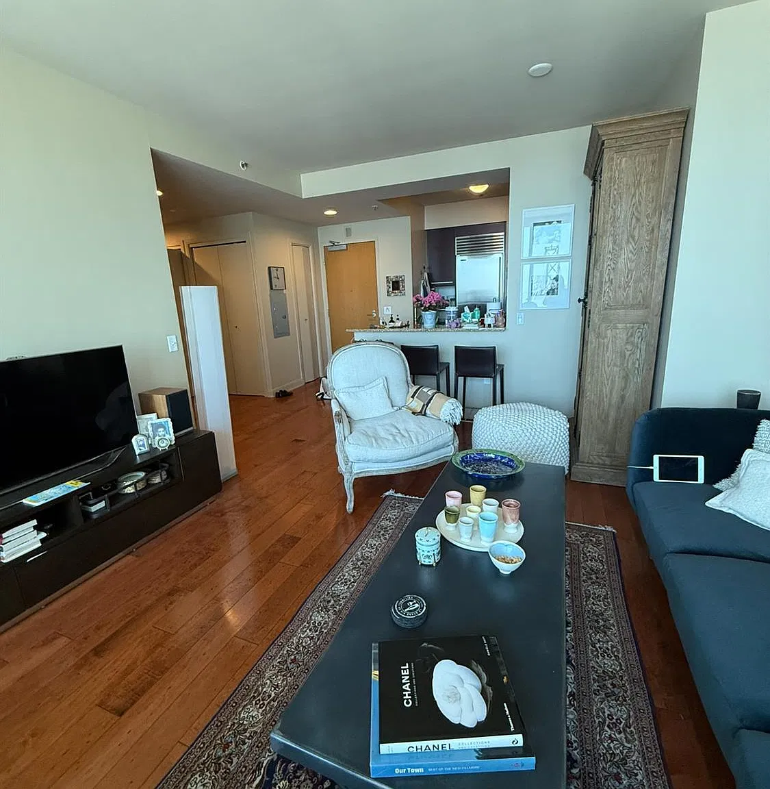 1 bed, 1.0 bath, 837 sqft, $6,800 — Photo 4