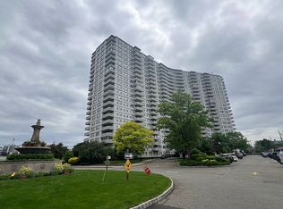 2000 Linwood Ave APT 20U, Fort Lee, NJ 07024