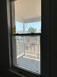 308 S Hills St — Photo 7