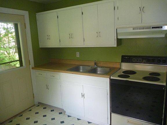4th image of 422 W Baraga Ave