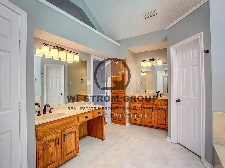 3914 Meadow Dr — Photo 31