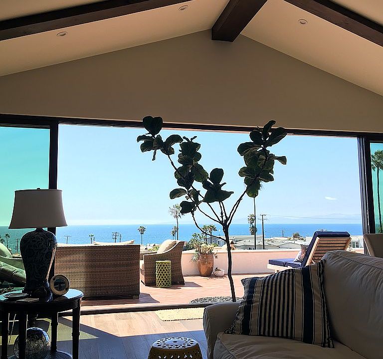 2nd image of 411 Camino De Encanto