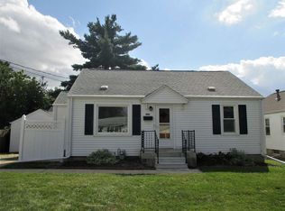 404 Groveland St, Creve Coeur, IL