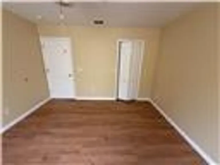 933 Whispering Cypress Ln — Photo 7