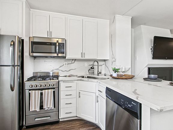 2nd image of 1033 Hilgard Ave #1019130