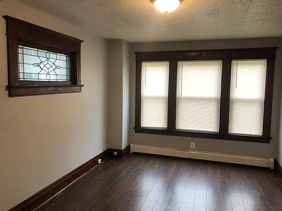 5th image of 145 Royal Ave