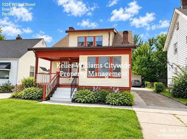 2 bedroom 1 bath down Duplex in Parma with AC and garage parking!, 5224 W 52nd St, Parma, OH 44134