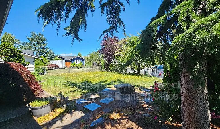 2400 Carpenter St — Photo 4