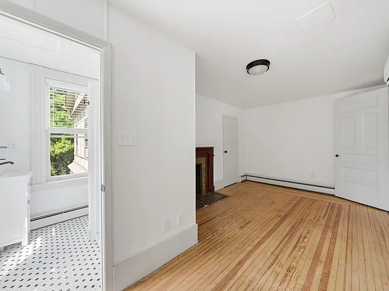 245 Clinton St — Photo 2