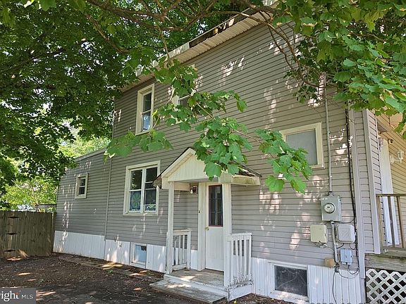 2nd image of 2755 Palermo Ave